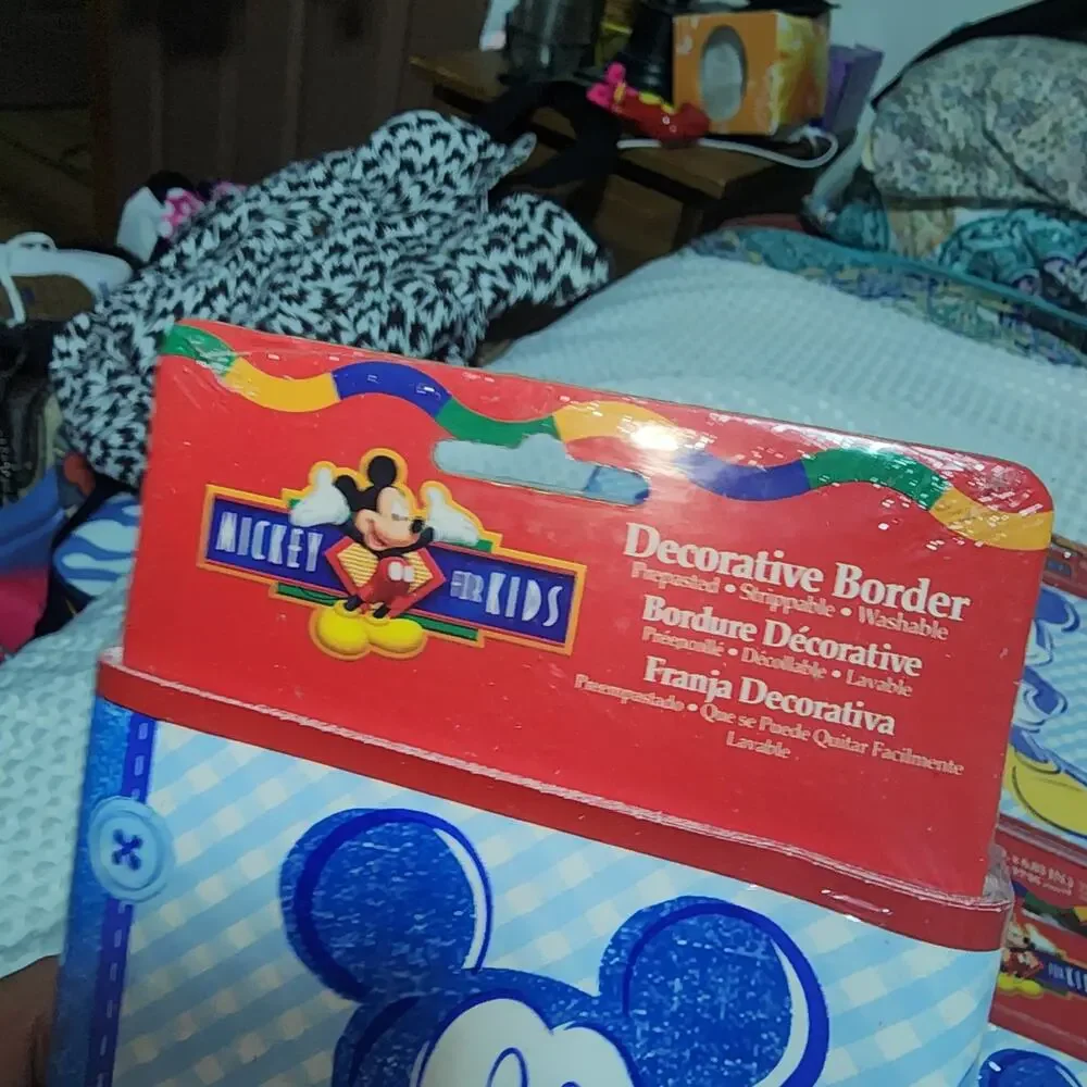 MICKEY MOUSE NWT SET OF 4 DECORATIVE PREPASTED WALL BORDER UNOPENED